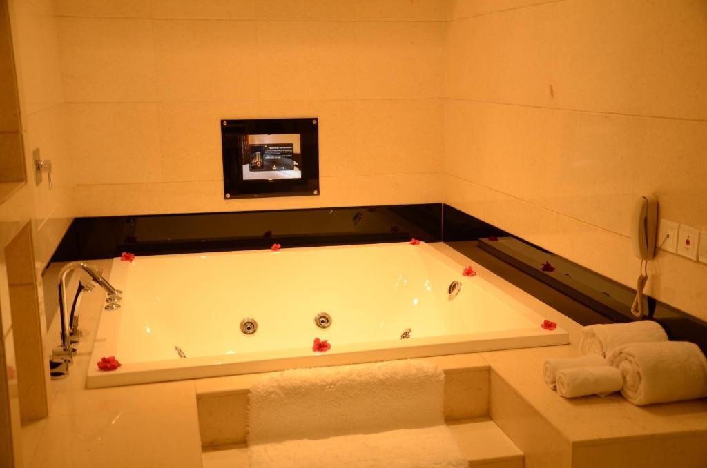 House International Hotel Chengdu Zewnętrze zdjęcie